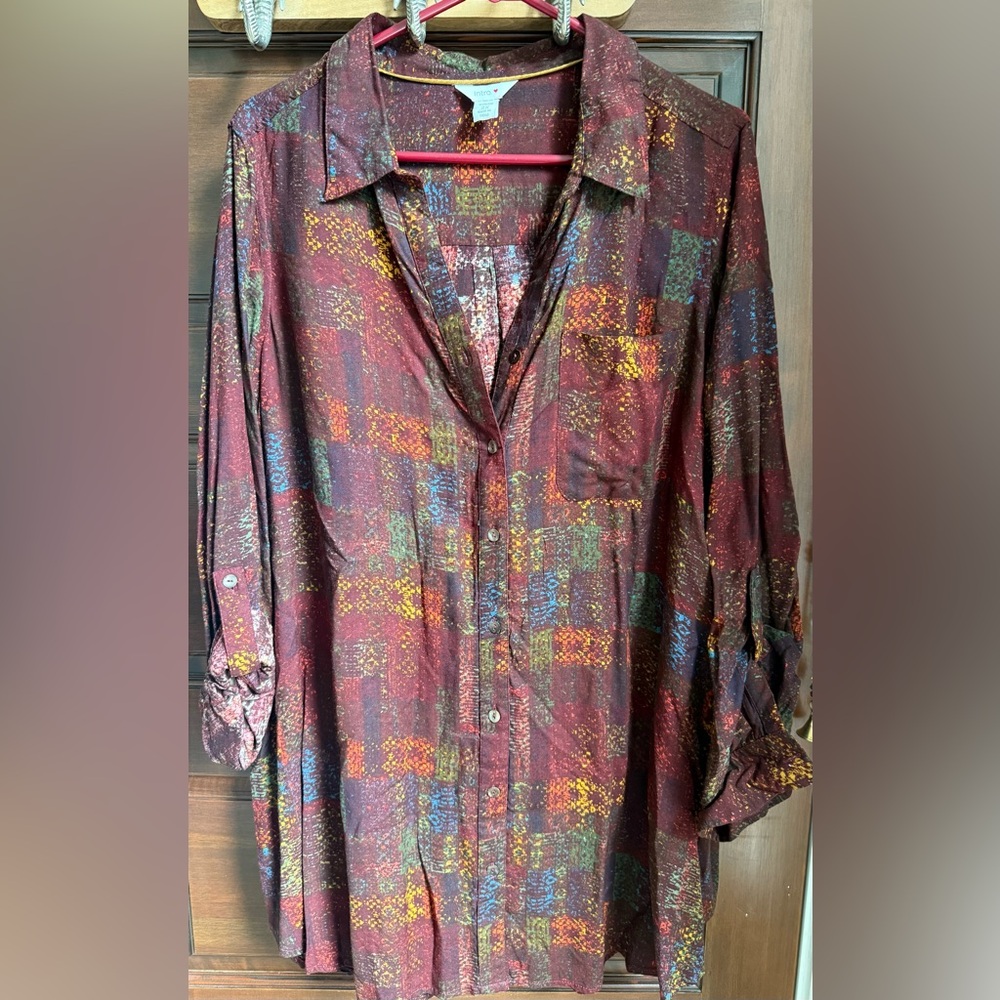 Intro. Women's Plus Burgundy Multicolor Button Down Shirt